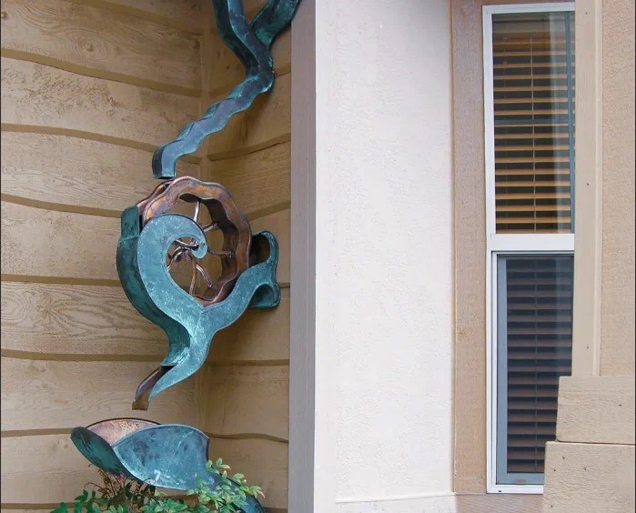 Необычные водостоки - фото из открытых источников Необычные водостоки - фото из открытых источников