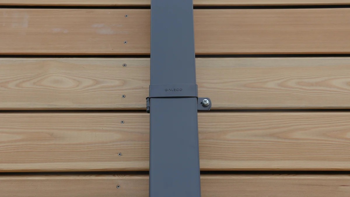 Хомут и муфта для крепления труб