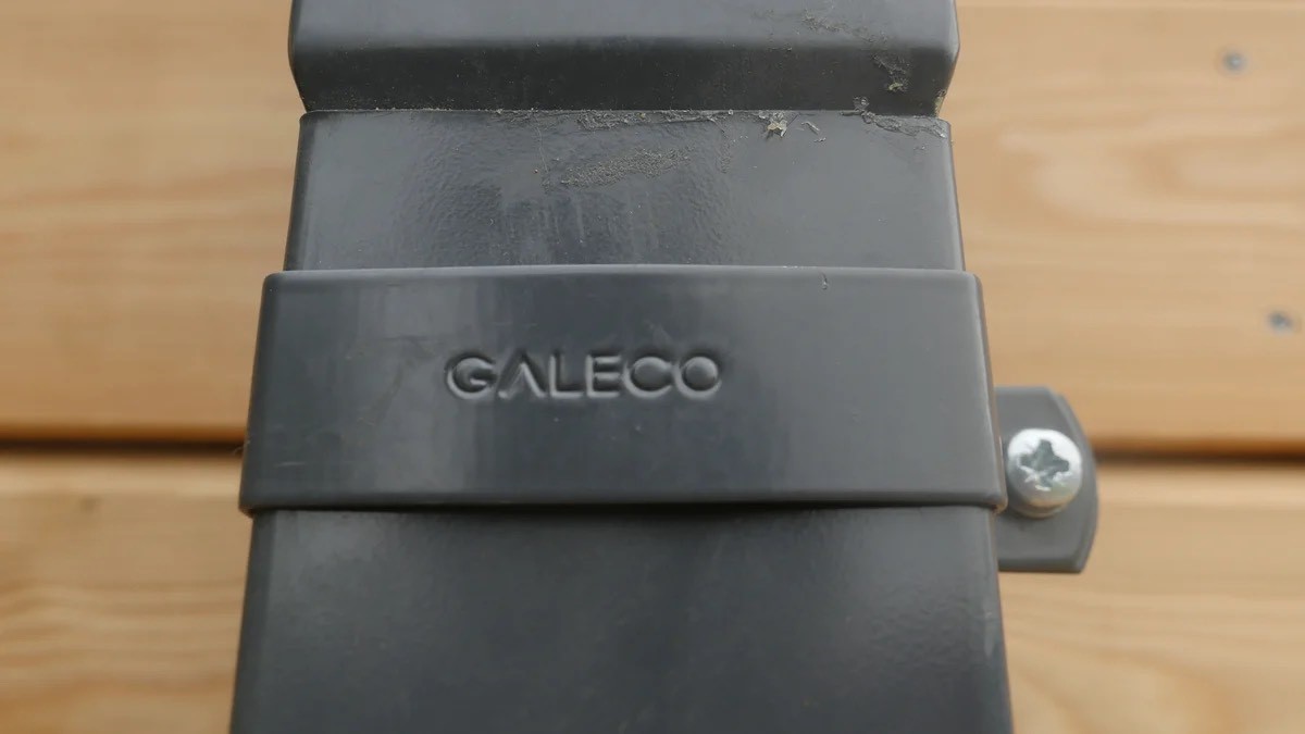 Хомут и муфта для крепления труб